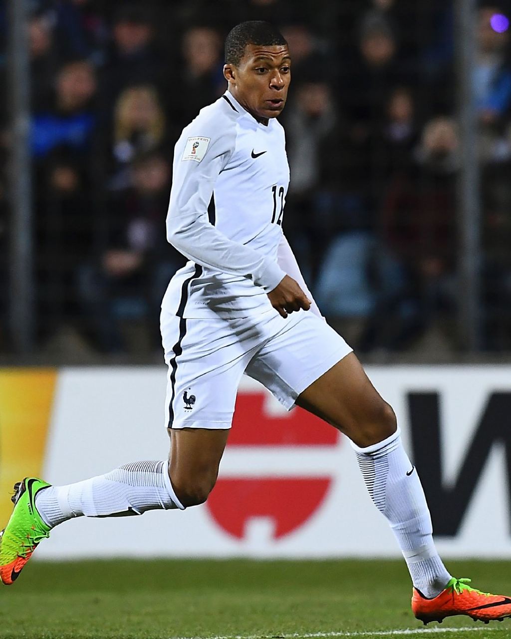 记者：伯恩利正就引进纽卡门将杜布拉夫卡进行谈判